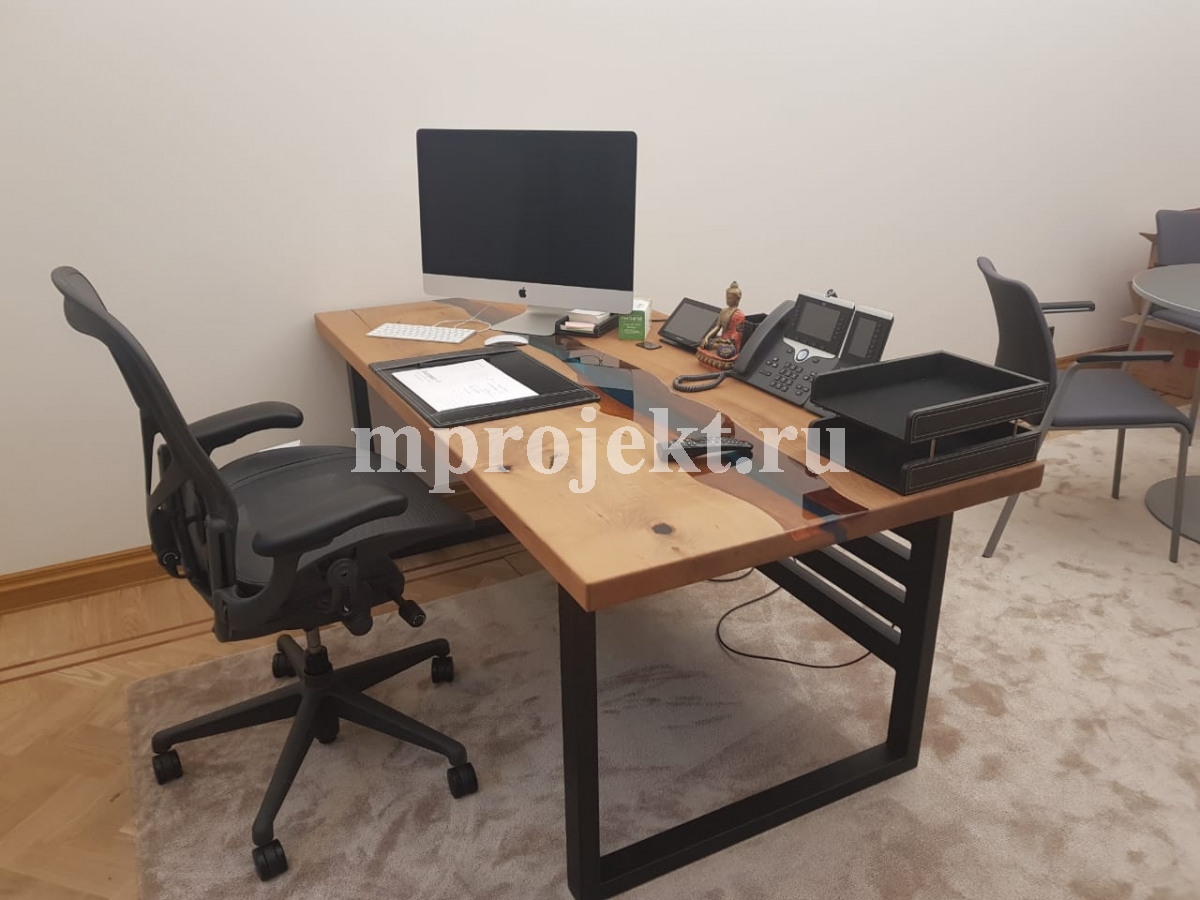 Стол для офиса из ценных пород дерева